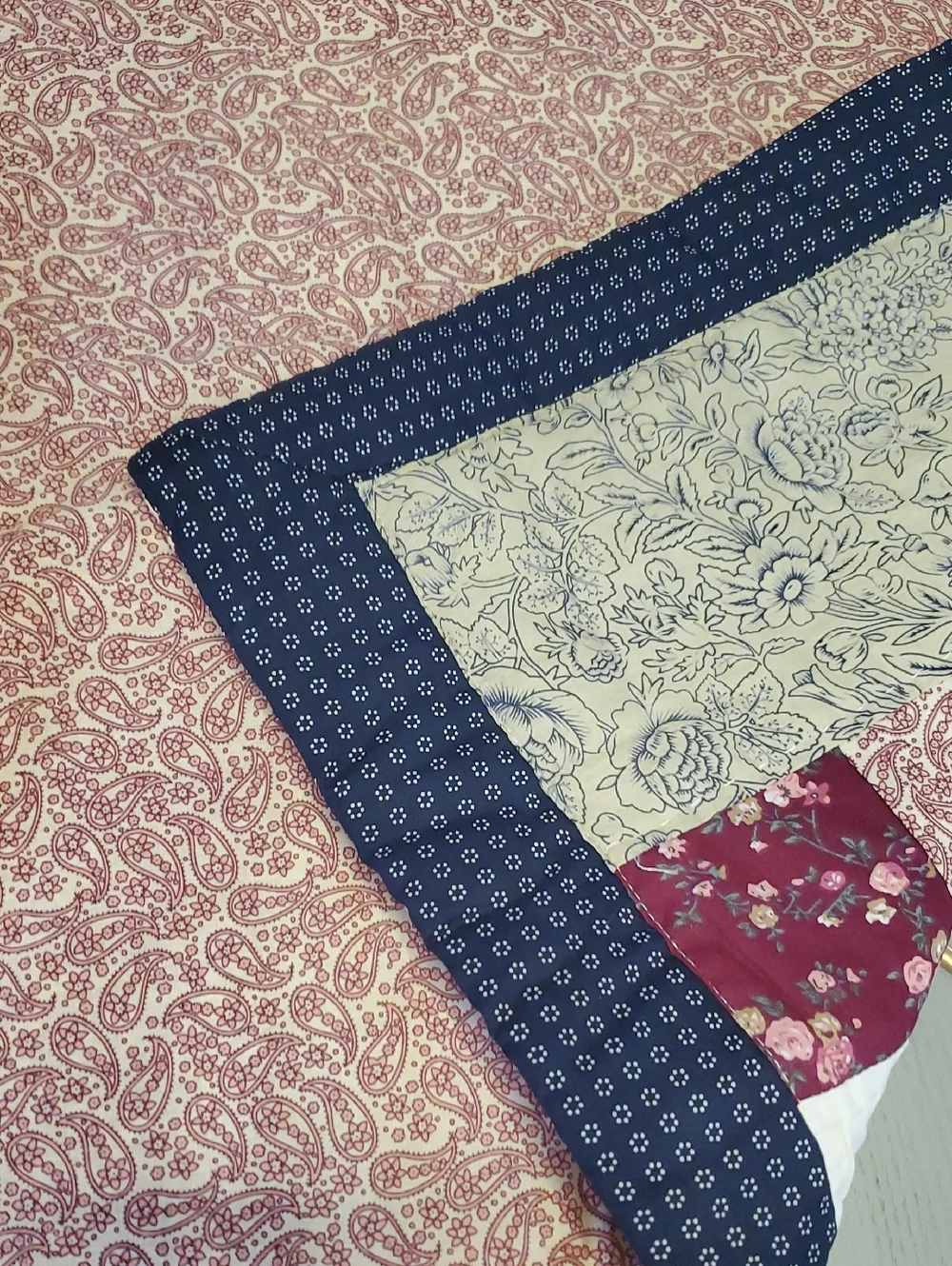 2 Mainstays Home By Peking Handicraft Inc. Star Patchwork Quit King Shams. 20x36